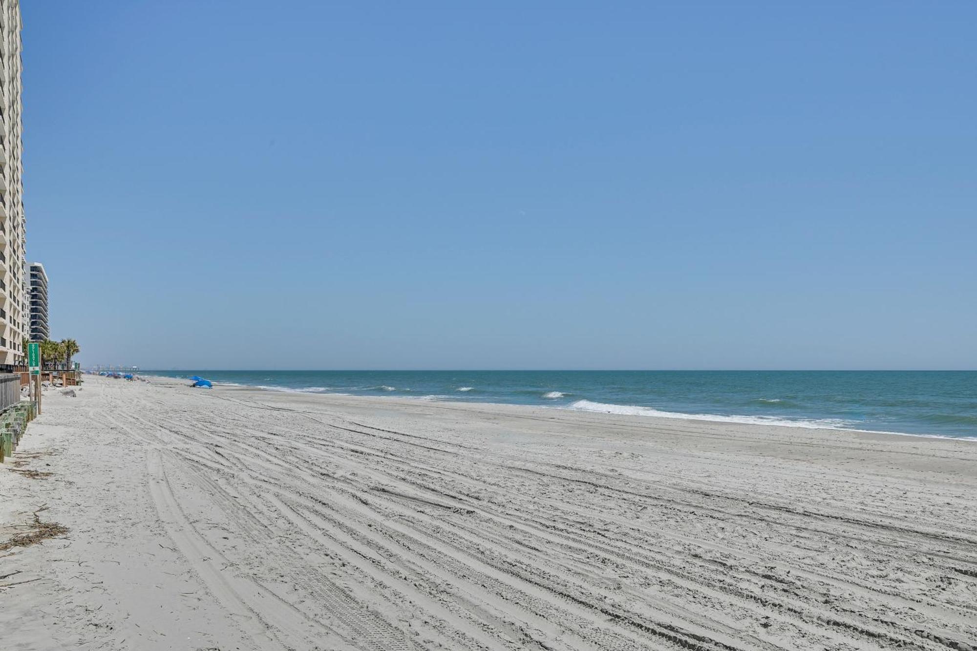 Coastal Condo On Beach With Community Pool Access! 默特尔比奇 外观 照片